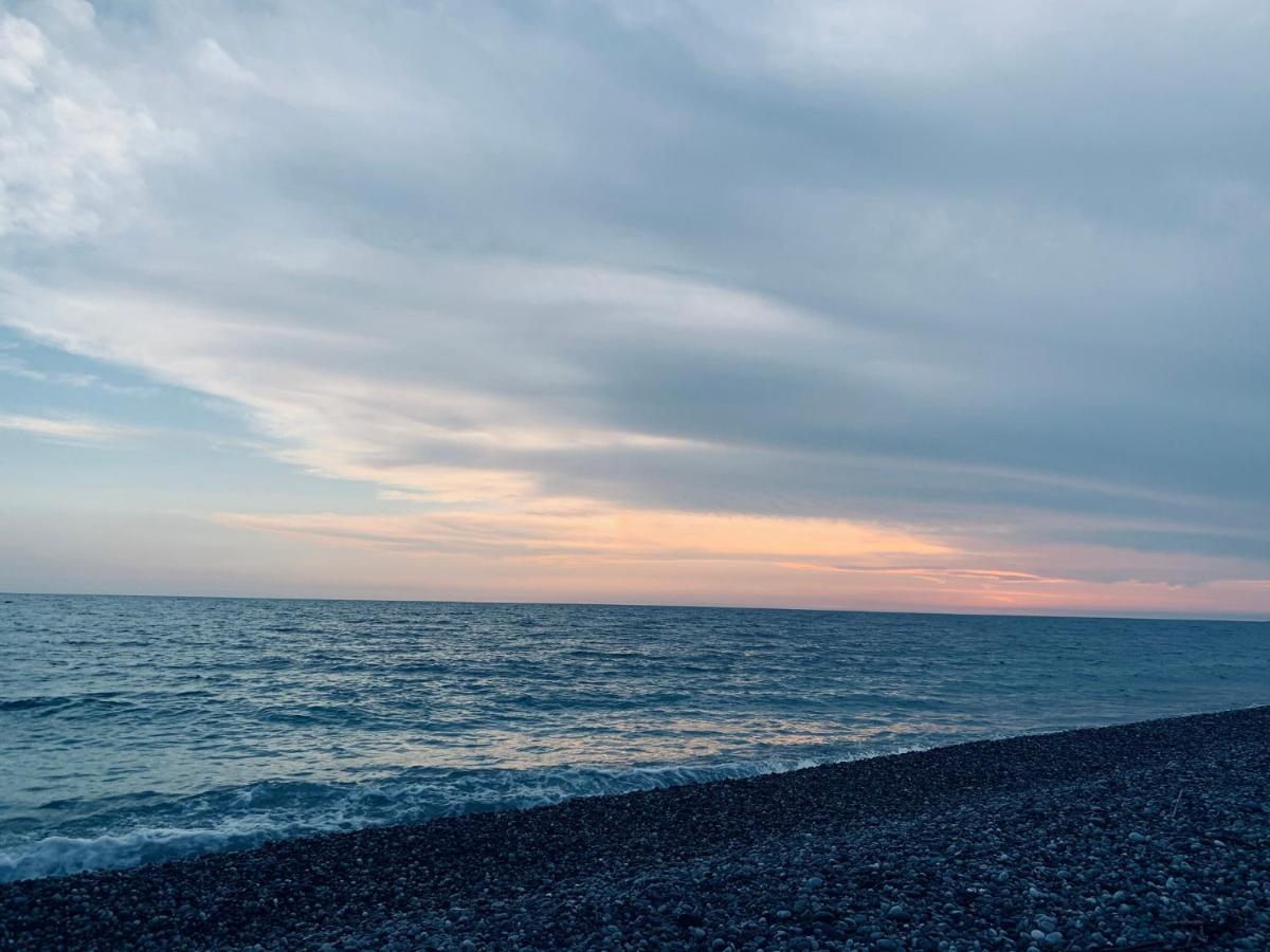 Акватика Otel Pitsunda Dış mekan fotoğraf